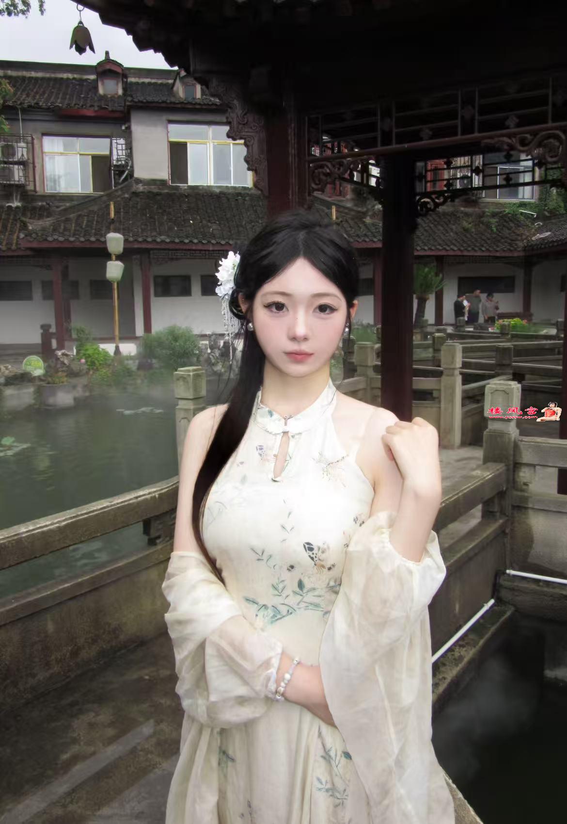 天津00情瘾少女粉嫩鲍鱼